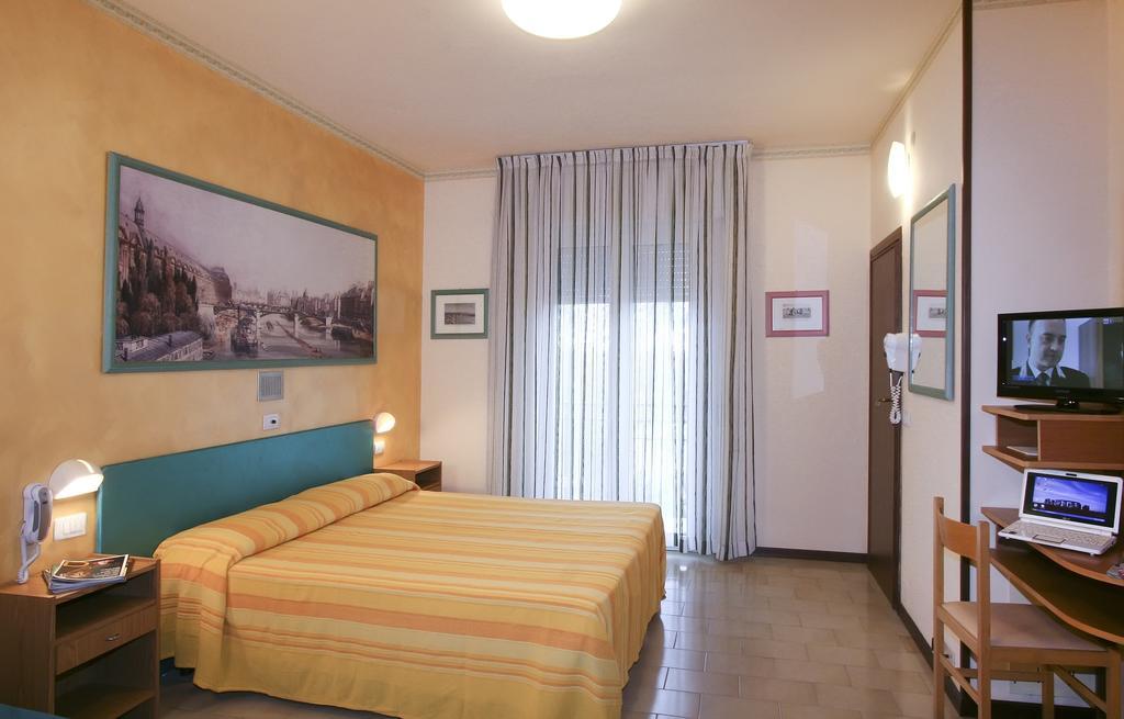 Hotel Marselli Rimini Exterior foto