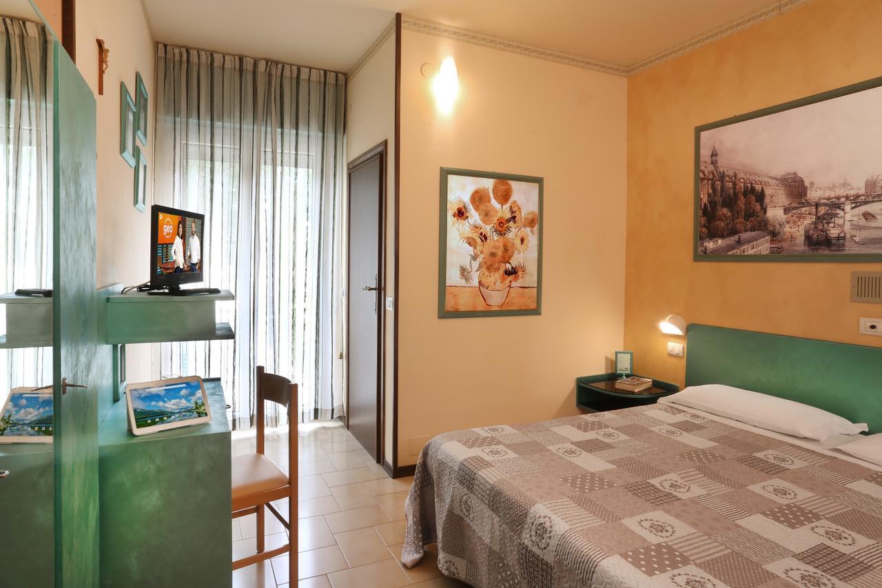 Hotel Marselli Rimini Exterior foto