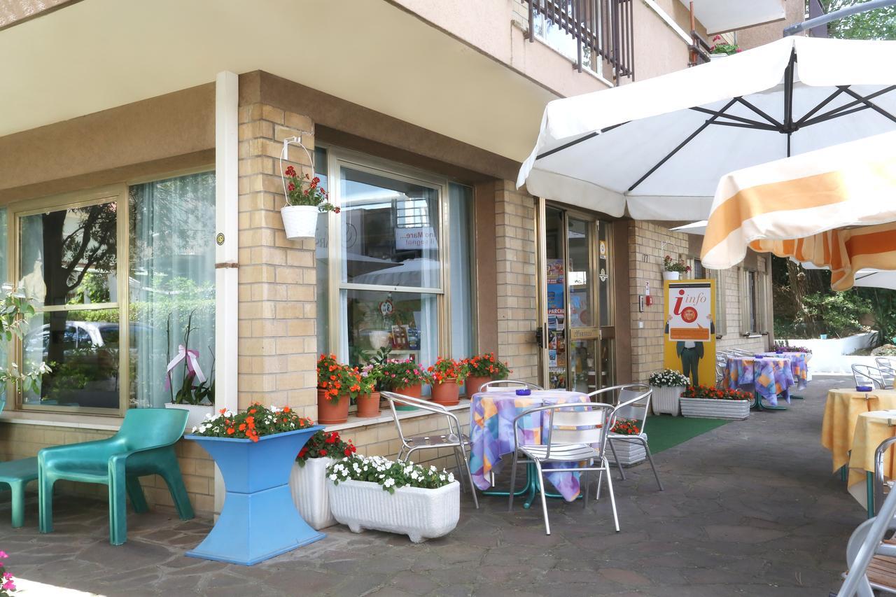 Hotel Marselli Rimini Exterior foto